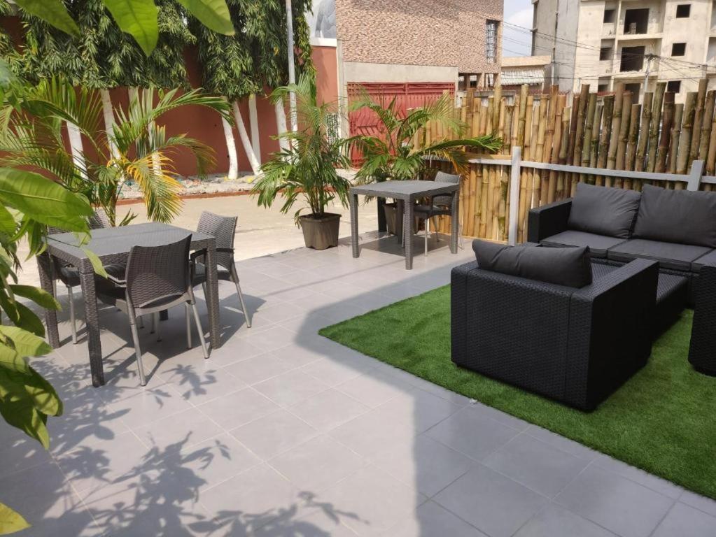 La Maison De Kouadio Abidjan Exterior foto